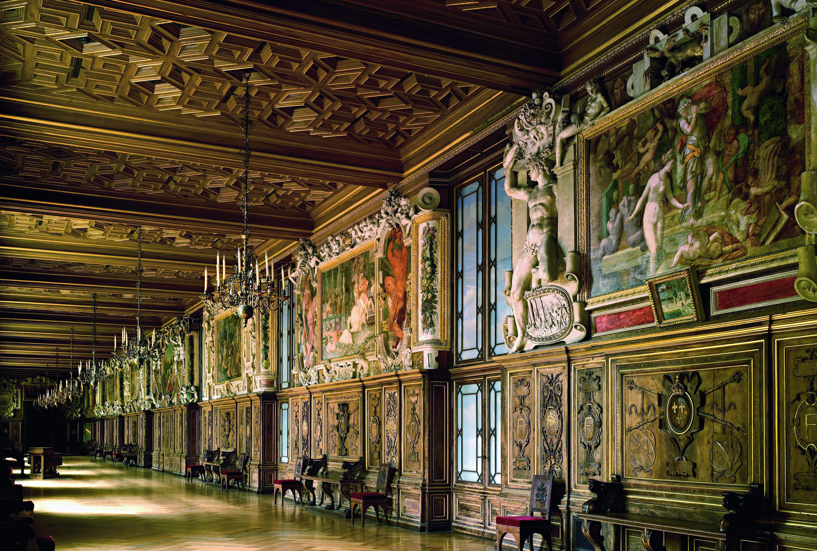 Palace of Fontainebleau: history and images of the French Château